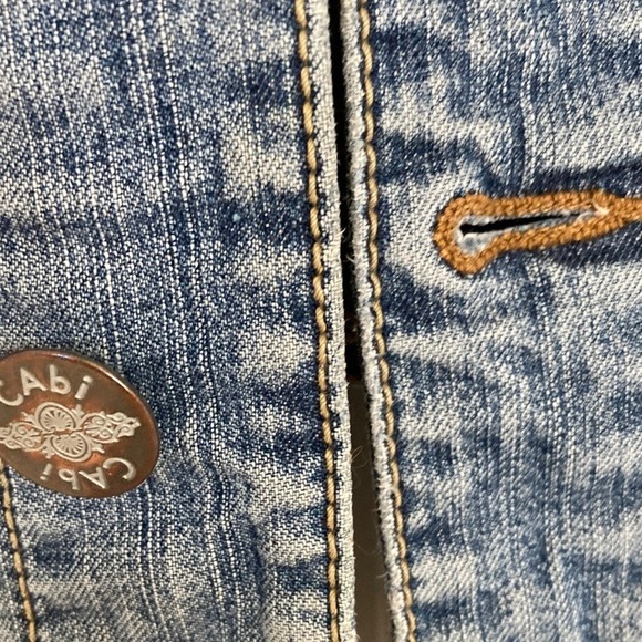 Cabi Womens Classic Denim Jacket Style 511 Size M Medium Wash Button Front - Picture 6 of 14